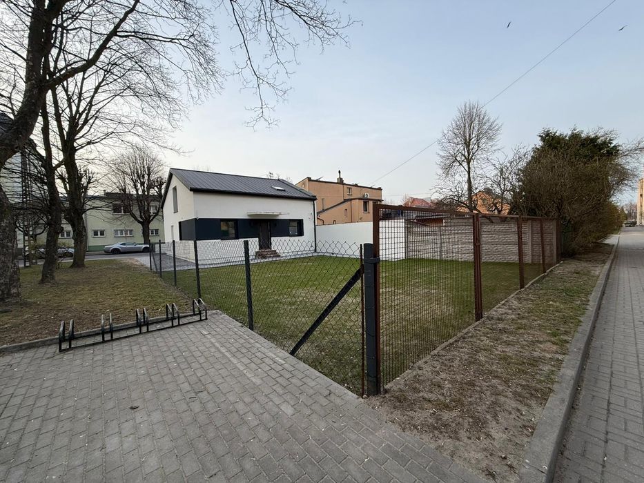 Dom jednorodzinny z miejscem na biuro w centrum Zduńskiej Woli