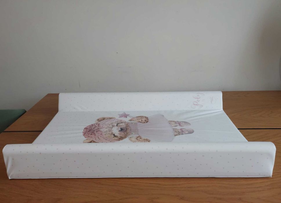 Przewijak twardy z miękkim poszyciem 50x80 cm w bardzo dobrym stanie