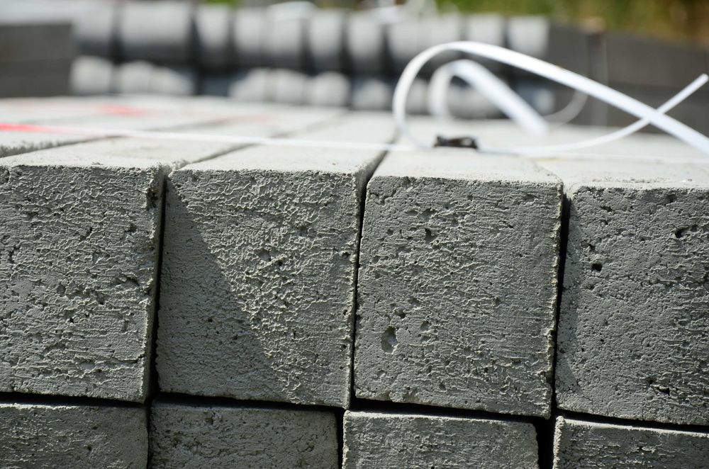 Słupki betonowe do malin | Siatka leśna | Słupek betonowy do sadu