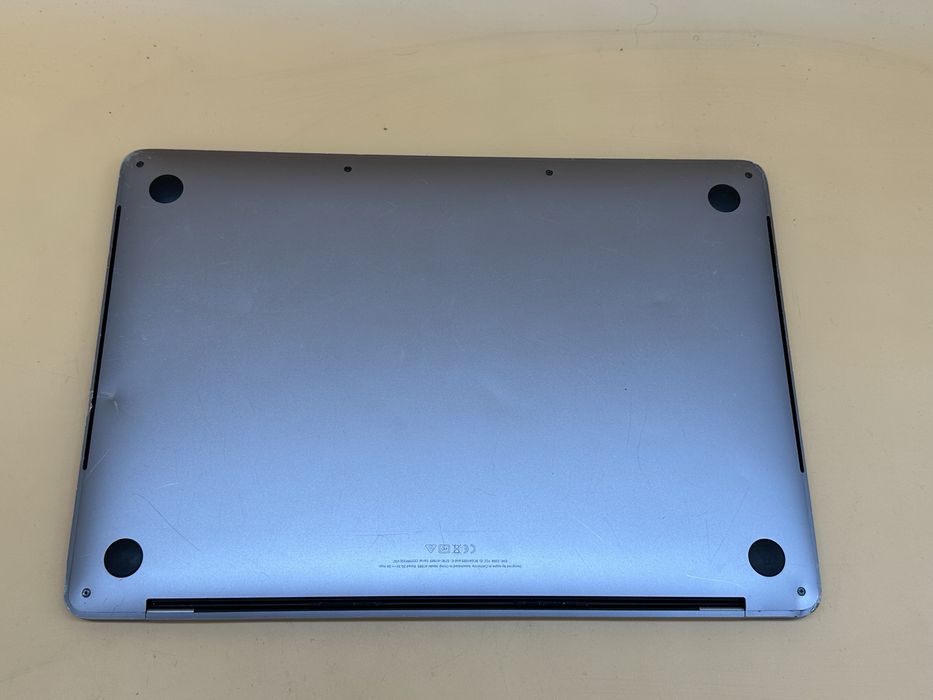 Macbook pro 2019 i5 256gb 8gb