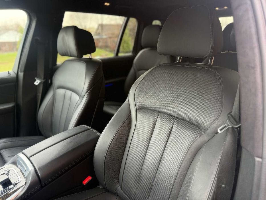 BMW X7      2020