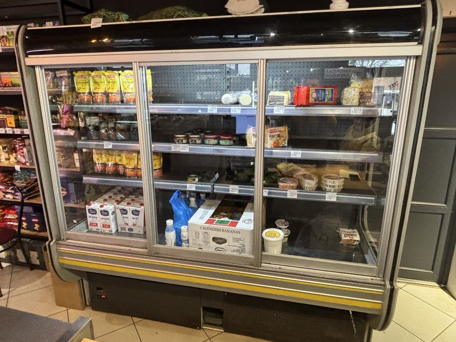 Холодильна вітрина Регал