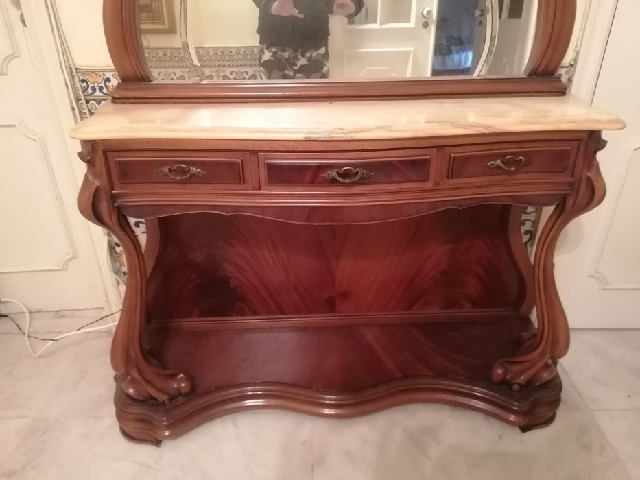 Aparador de entrada em marmure