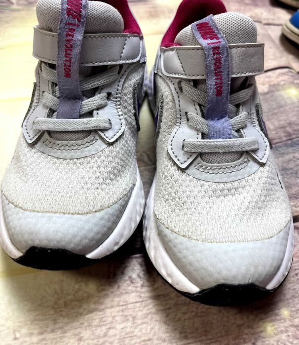 Buty dziecięce Nike Revolution 5 dziewczęce adidasy r. 27