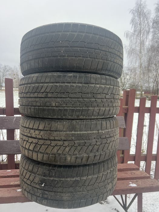 Продам зимові шини 215/50 r17