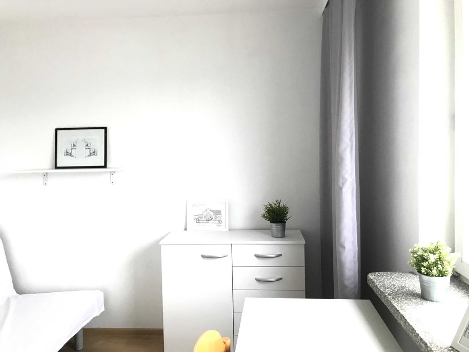 pokój 1os [opcja 2os] Bajana Legnicka Szybowcowa Astra Magnolia WSB PWr UWr 2xWC balkon, rowerownia, mieszkanie dla max 5os