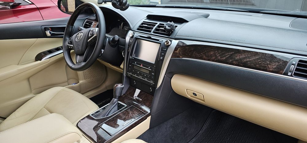Продам Toyota Camry PREMIUM