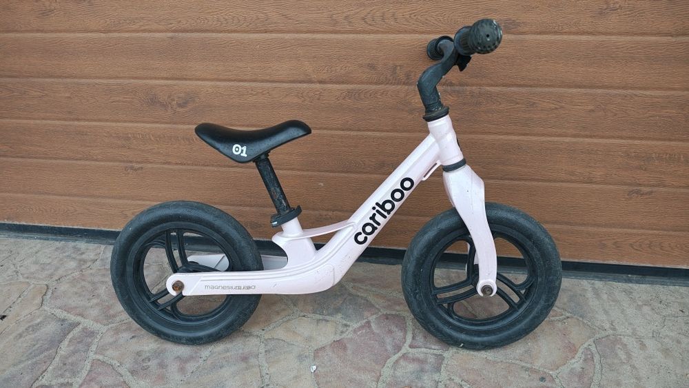 Rowerek biegowy Cariboo Magnesium Pro - różowy