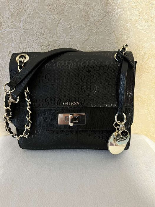 сумочка кросбоді Guess