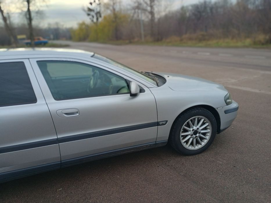 Продам гарне авто Volvo V70