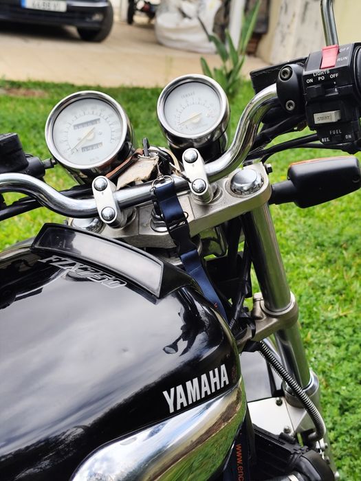 YAMAHA FZX 750 — 1997 | PRETA