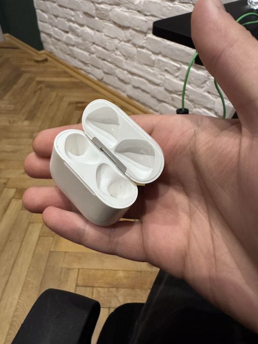 Зарядний кейс для airpods 4