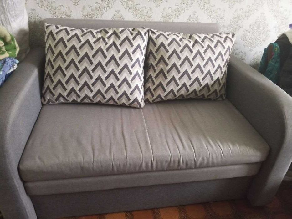 Продам компактный диван (софа, тахта)