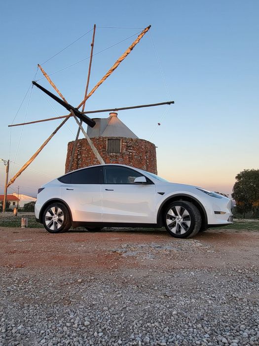 Tesla Model Y Long Range Dual Motor