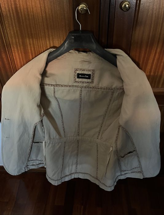 Casaco da Massimo Dutti, de cor cru, em linho, nº36