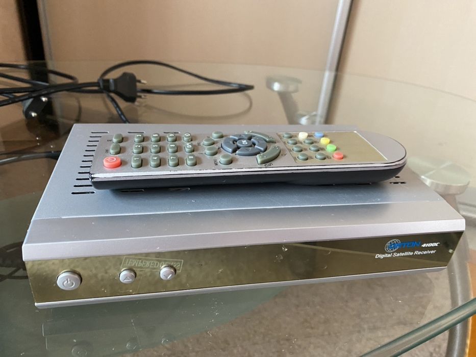 Спутниковый ресивер WinQuest 4100C и Спутниковый ресивер Orton 4100C в