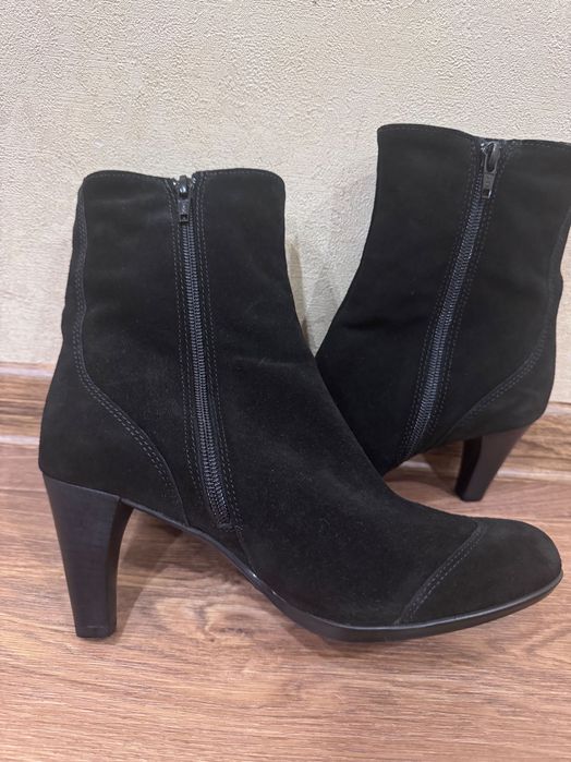 Жіночі ботильони з натуральної замші