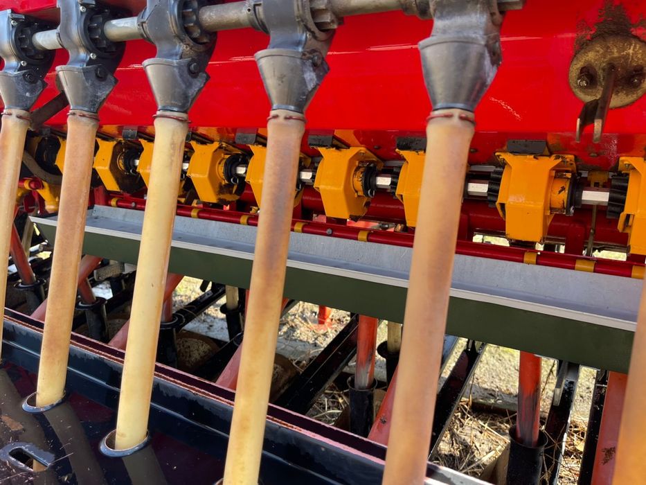 Сівалка дискова причіпна навісна Simulta 2.5 м з міндобривом сошникова