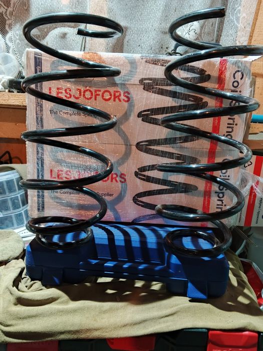 Пружини на  шкода,сіат,гольф