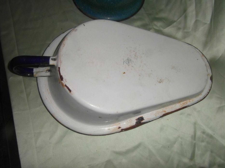 Peças Antigas penico e aparadeira