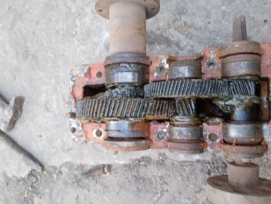 Редуктор ц2у100-25 цилиндрический мото