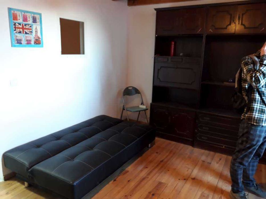 T-3 Mobilado+ equipado, com pátio,no Centro Lisboa. Ler texto.