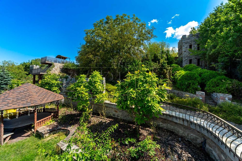 Ексклюзивна  VIP Резиденція свій парк, озеро, Обухівський район