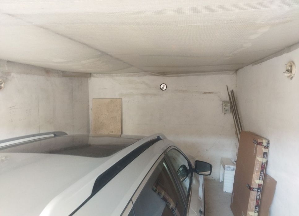 Продам гараж.Вул Гайдамацька 41 А.