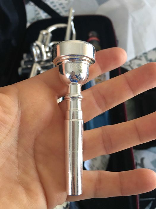 Trompete Besson em Sib como novo