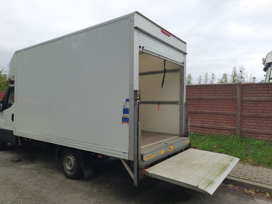 Iveco daily 2022r > Kontener +Winda