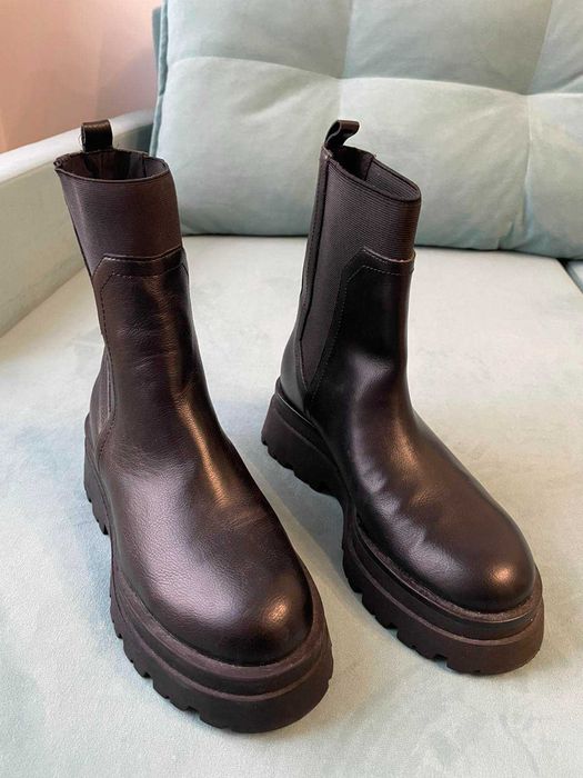 Осіннє взуття Stradivarius 37