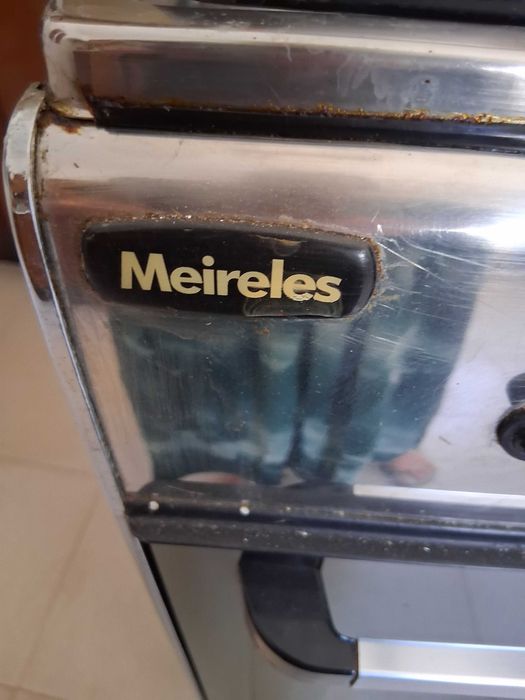 Fogão com forno a gás Meireles
