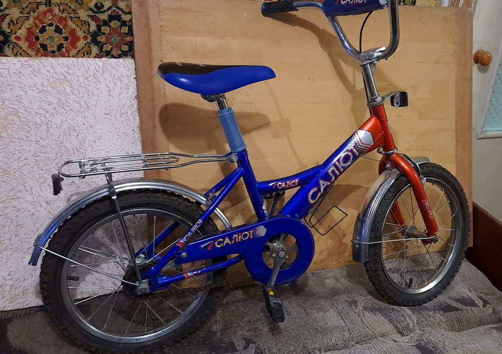 Велосипед Салют.