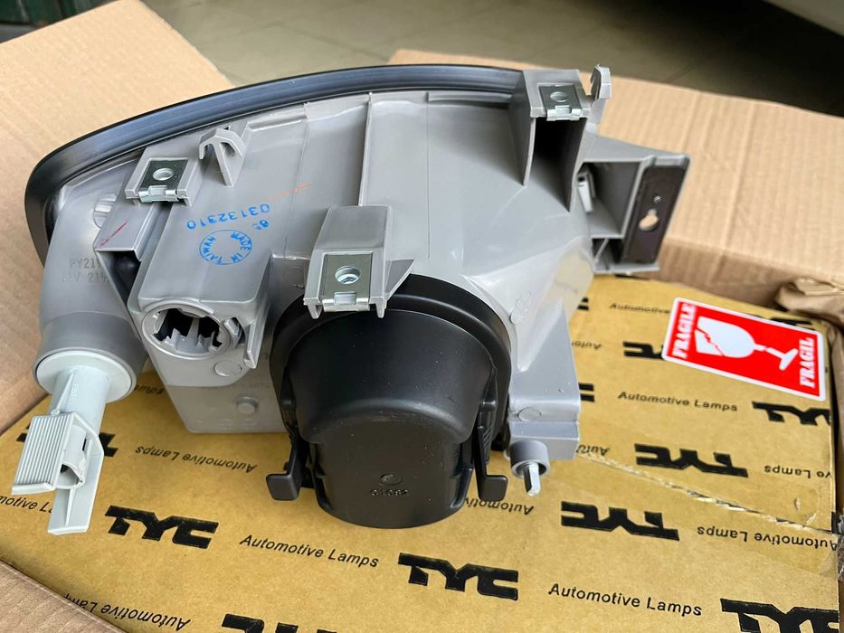Farol Renault Clio