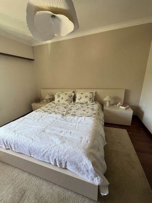 Cama Casal 1,60x2,00 + Mesas de Cabeceira