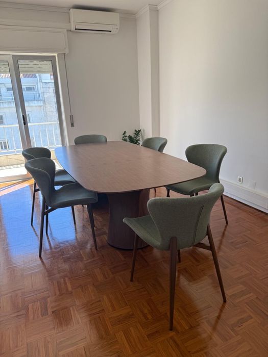 Mesa e Cadeiras