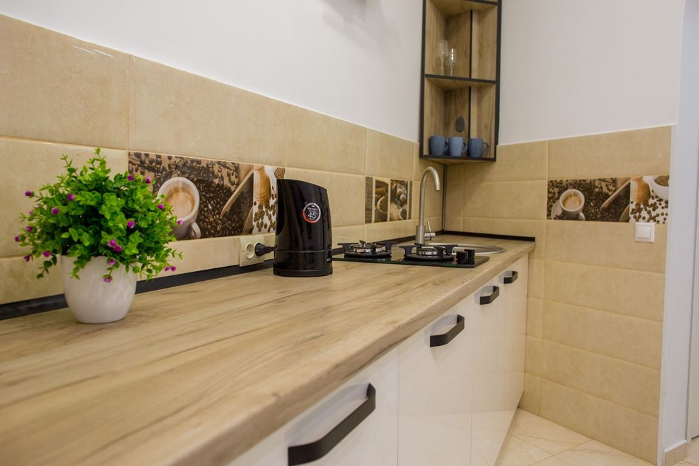 Поруч Т Ц Форум, вільна, 800 грн