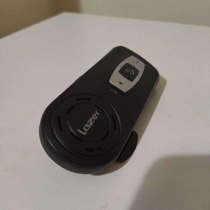 Mãos livres (alta-voz) para automóvel