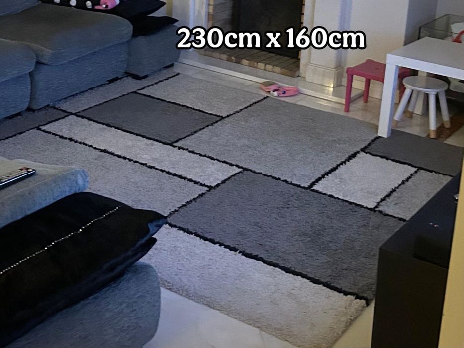 Conjunto 6 cadeiras de Sala + 1 móvel TV + 2 Tapetes