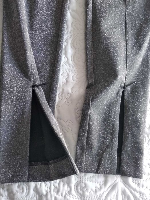 Calças cinza, muito elegantes /H&M Tamanho M/Novas(com portes)