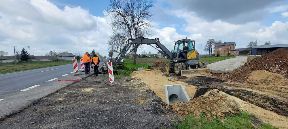 Brukarstwo, układanie kostki brukowej