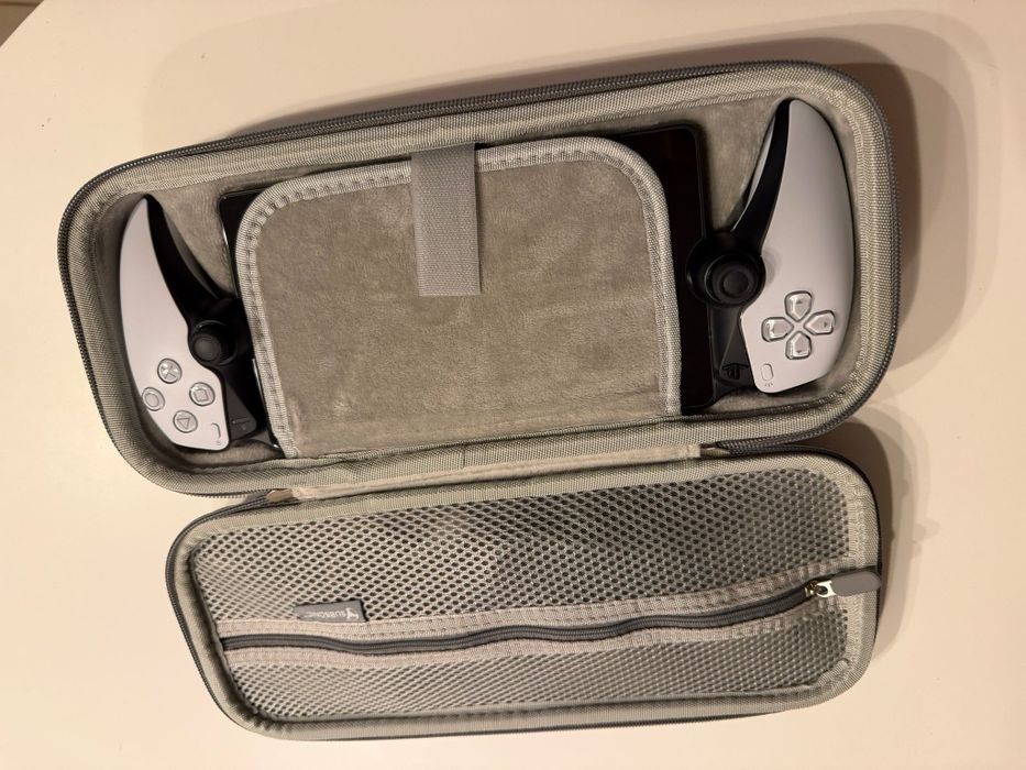 Playstation Portal + Case