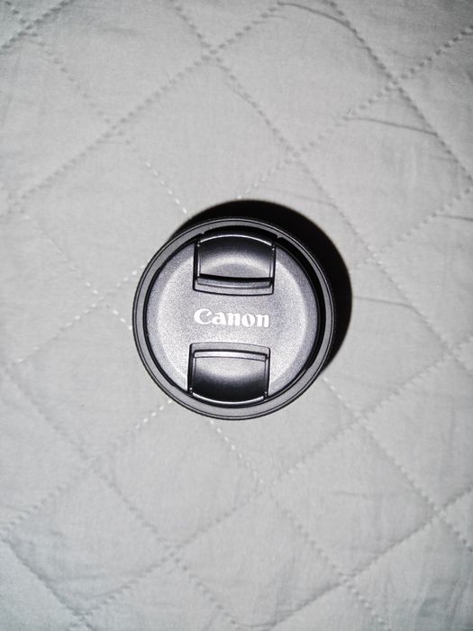 Lente objectiva Canon RF-S 18-45m