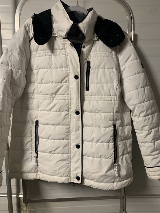 Casaco branco em otimo estado