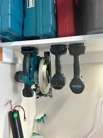 Крепление для инструмента и аккумулятора Makita DeWalt Bosch Milwaukee Parkside