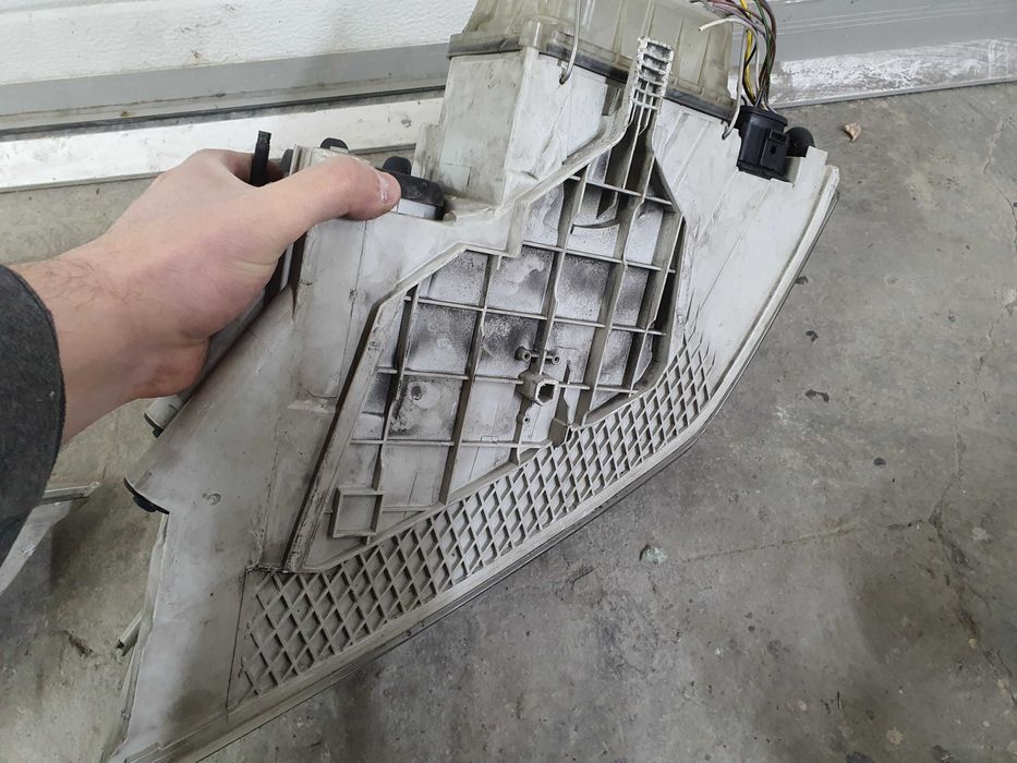 Фари шкода октавія а5 фара ліва права skoda octavia a5 ксенон з лінзою