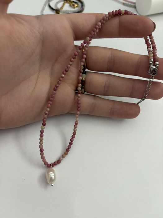 Naszyjnik z rodonitu handmade z perłą