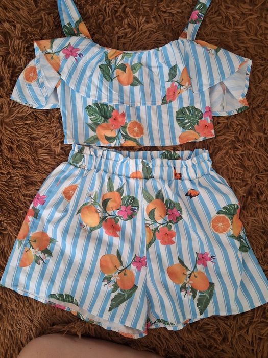 Літній костюм на дівчинку