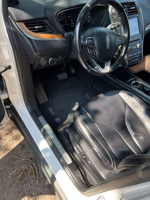 Автомобіль Lincoln MkC, 2017 року