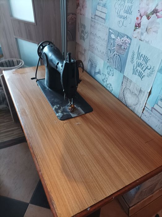 Maszyna do szycia.antyk.